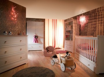 Marylou Ledikant met Lade By Bellamy