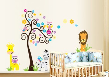 Muursticker sierlijke boom uiltjes en diertjes